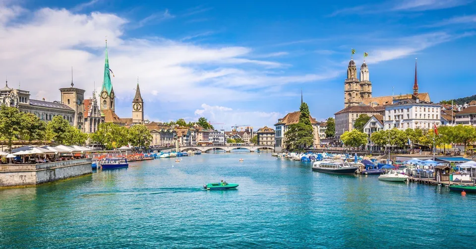 Lac de Zurich : ambiance urbaine et charme balnéaire — Hotel La Palma au Lac