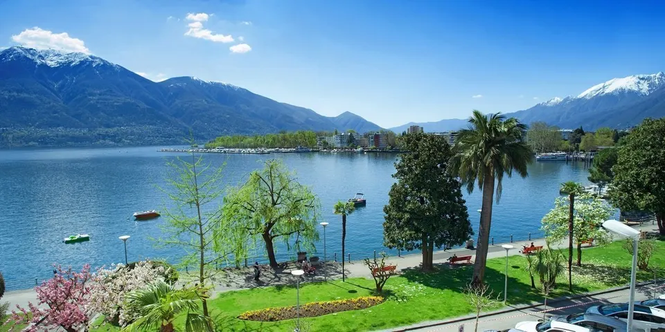 Breakfast by the lake — Hotel La Palma au Lac