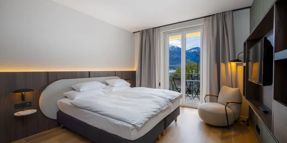 Chambre double supérieure avec vue sur le lac — Hotel La Palma au Lac