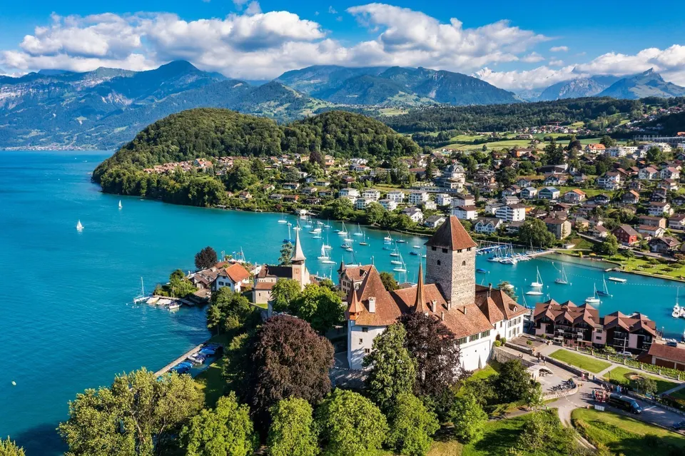 Lac de Thoune : à la découverte de la beauté majestueuse de l’Oberland bernois — Hotel La Palma au Lac