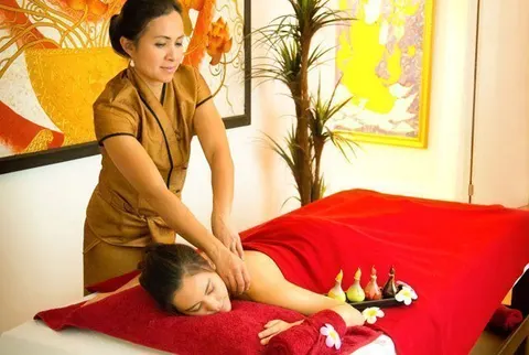 ROYAL HOT AROMA OIL MASSAGE — Hotel La Palma au Lac