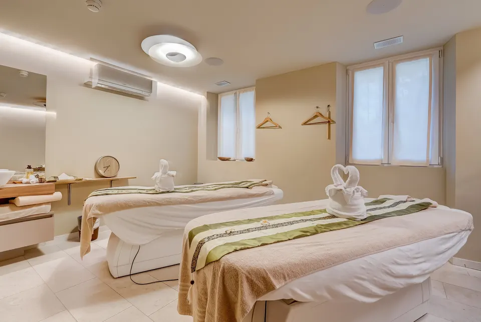 Ihr Hotel im Tessin direkt am Lago Maggiore Schweiz — Hotel La Palma au Lac