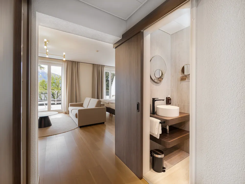 Junior Suite with lake view — Hotel La Palma au Lac