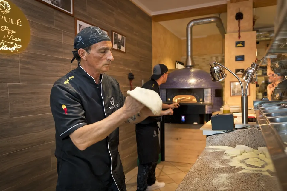 ITALIAN RESTAURANT & PIZZERIA IN LOCARNO IN THE CITY CENTRE — Hotel La Palma au Lac