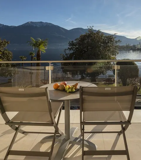 Junior Suite with lake view — Hotel La Palma au Lac
