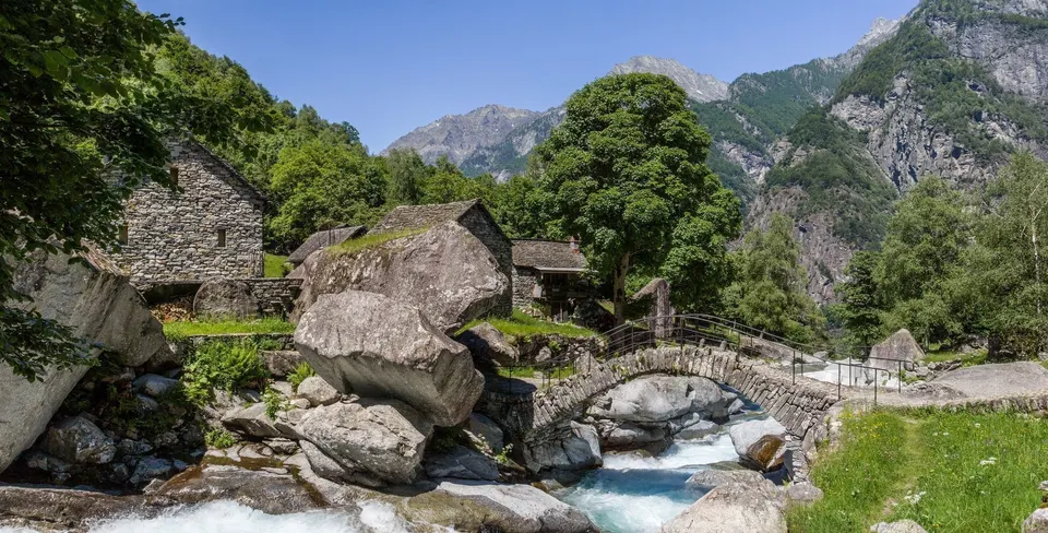 Hiking in Ticino: a paradise for walkers — Hotel La Palma au Lac