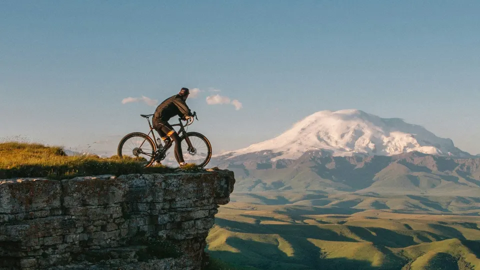 E-bike hire in Locarno: discover Ticino the eco-friendly way — Hotel La Palma au Lac