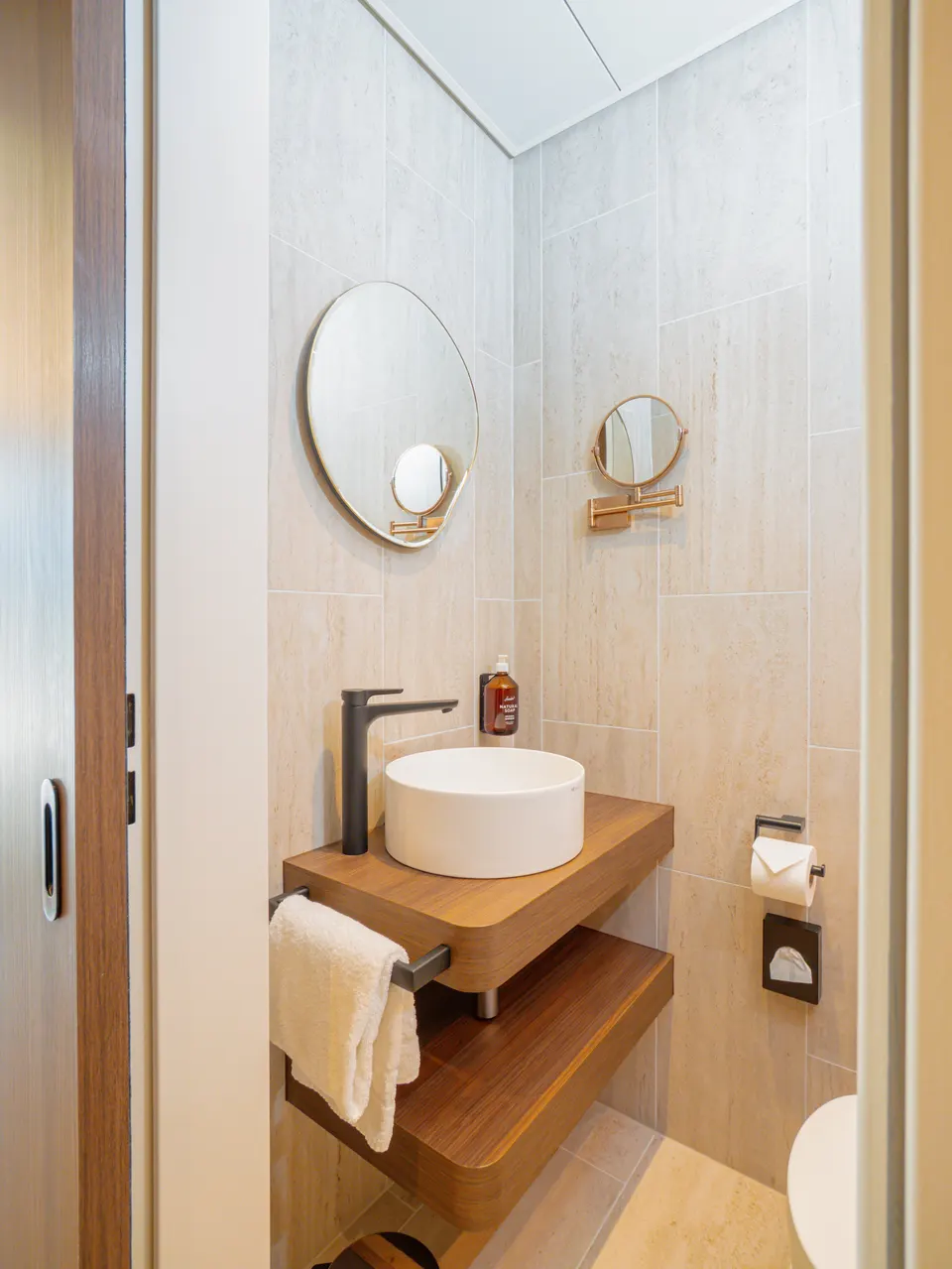 Junior Suite with lake view — Hotel La Palma au Lac