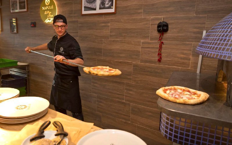 Was macht Pizza in Locarno so besonders?